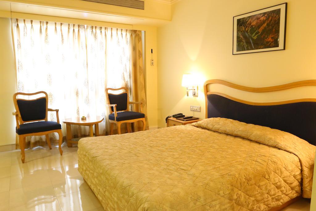 פונה The Ambassador Hotel חדר תמונה