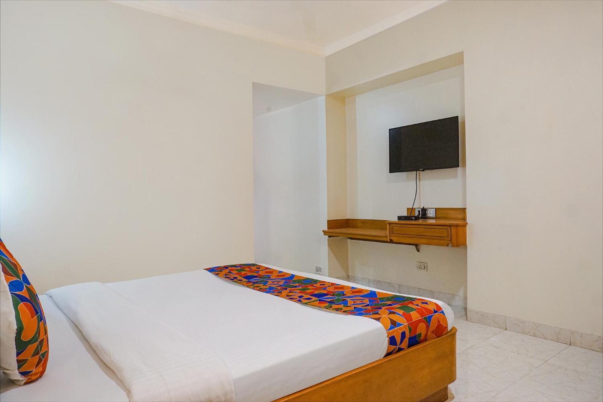 פונה The Ambassador Hotel מראה חיצוני תמונה