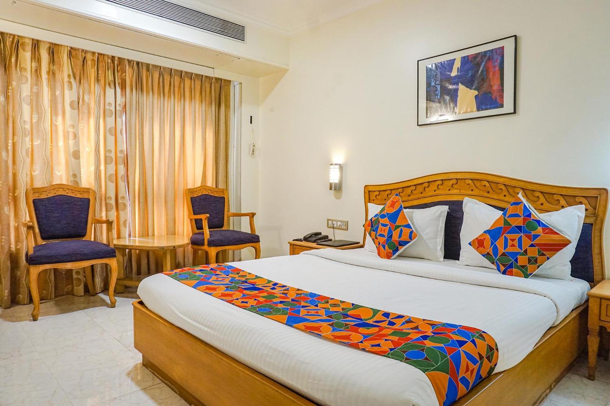 פונה The Ambassador Hotel מראה חיצוני תמונה