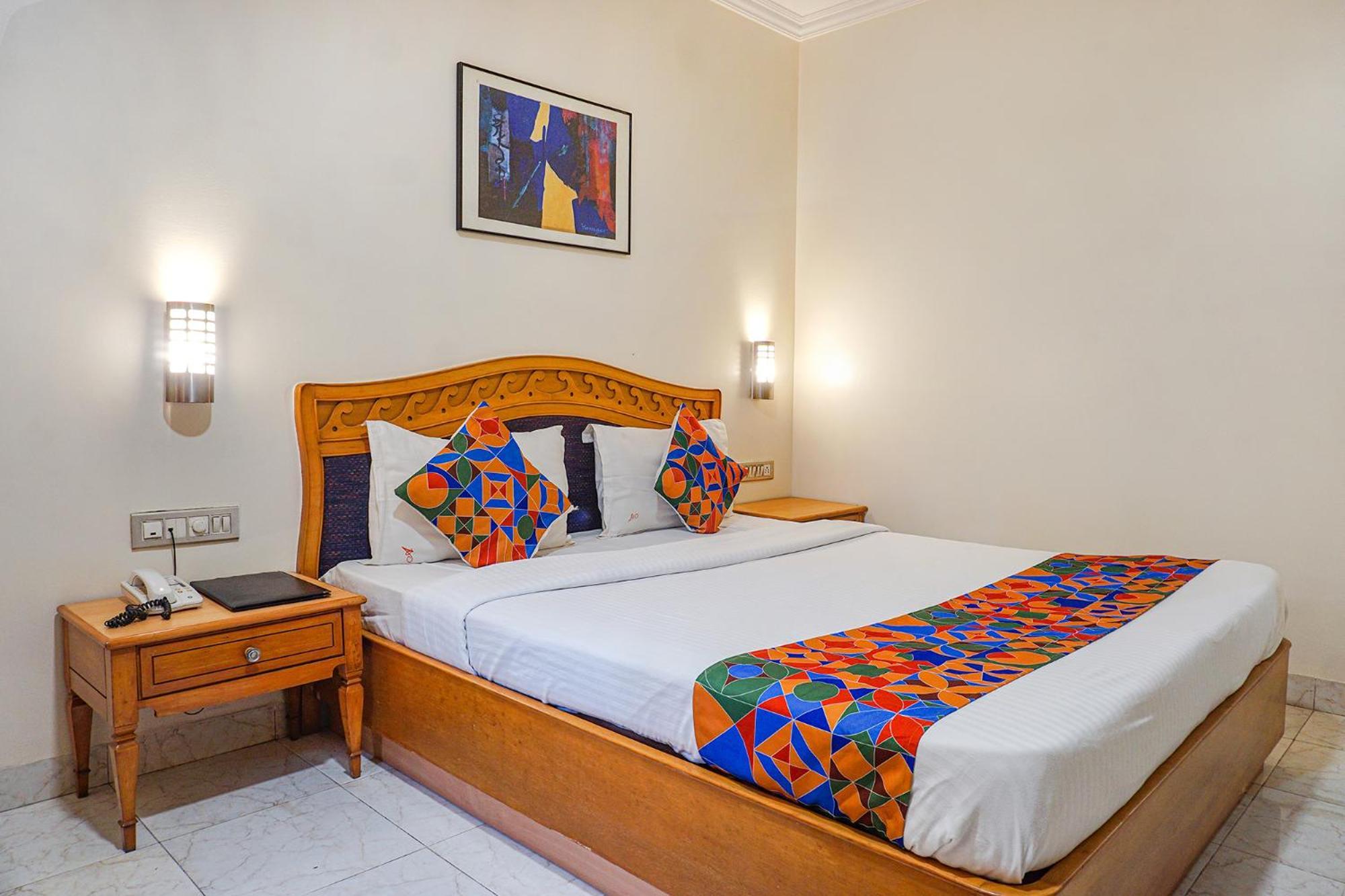 פונה The Ambassador Hotel מראה חיצוני תמונה