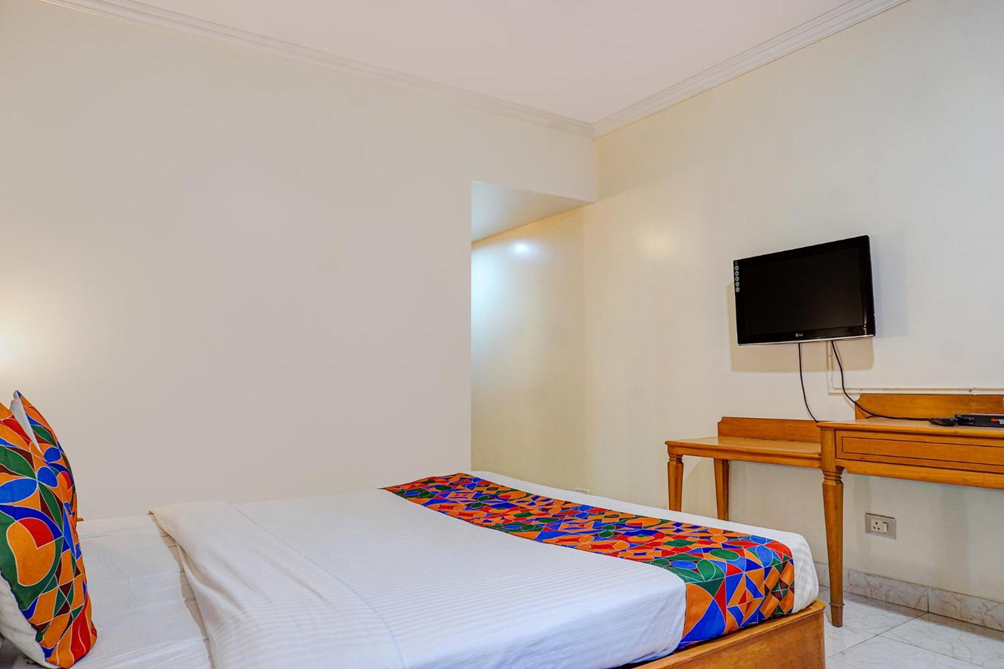 פונה The Ambassador Hotel מראה חיצוני תמונה