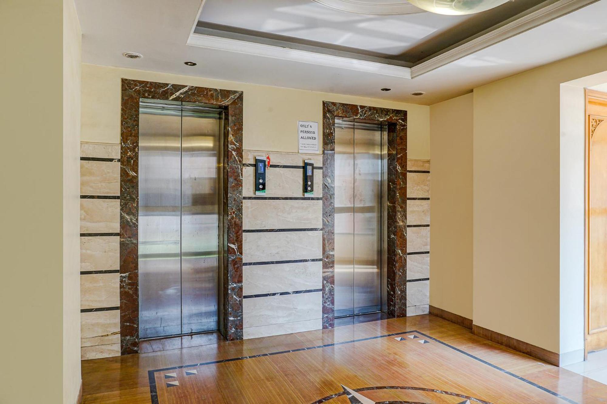 פונה The Ambassador Hotel מראה חיצוני תמונה
