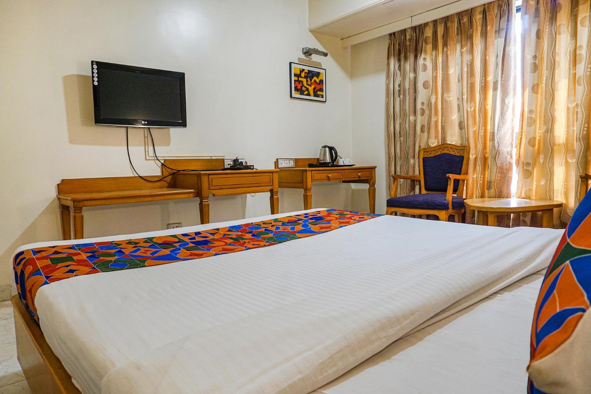 פונה The Ambassador Hotel מראה חיצוני תמונה