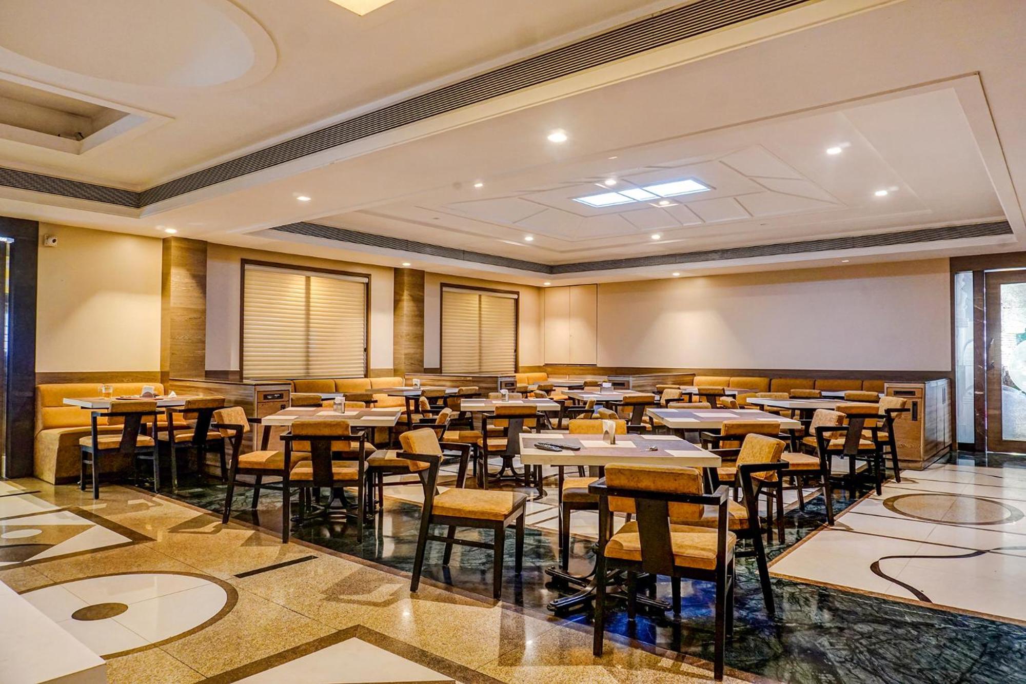 פונה The Ambassador Hotel מראה חיצוני תמונה