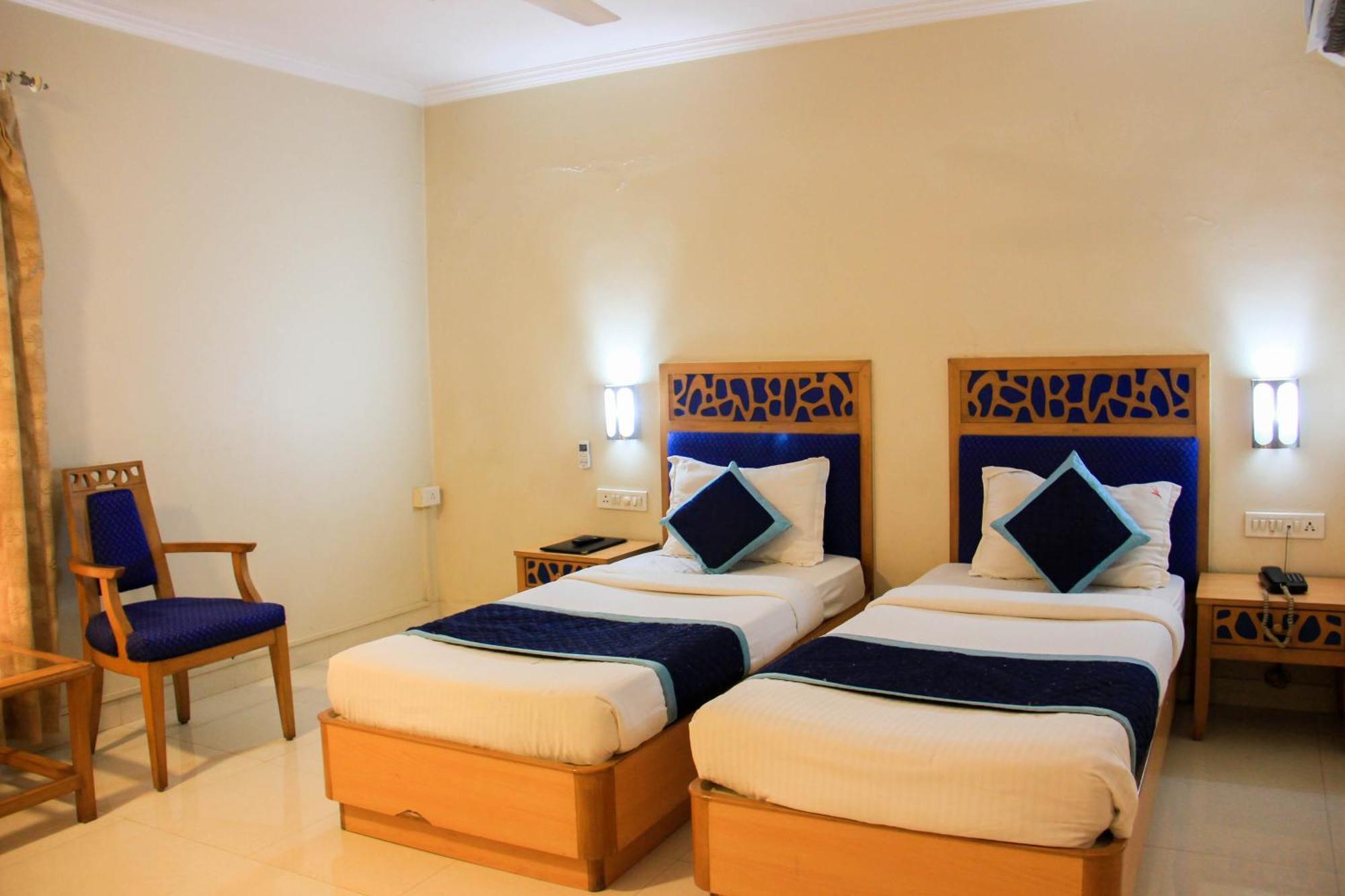 פונה The Ambassador Hotel מראה חיצוני תמונה